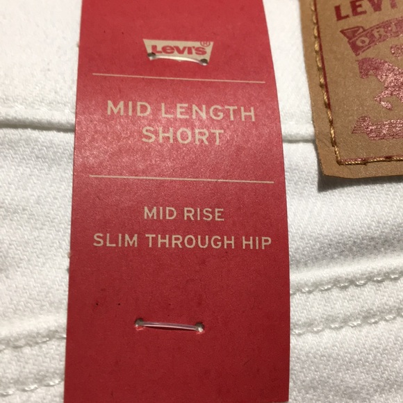 Levi’s white jean shorts - Picture 3 of 6